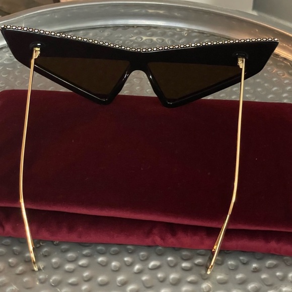 Gucci Hollywood Forever Sunglasses - Picture 9 of 11